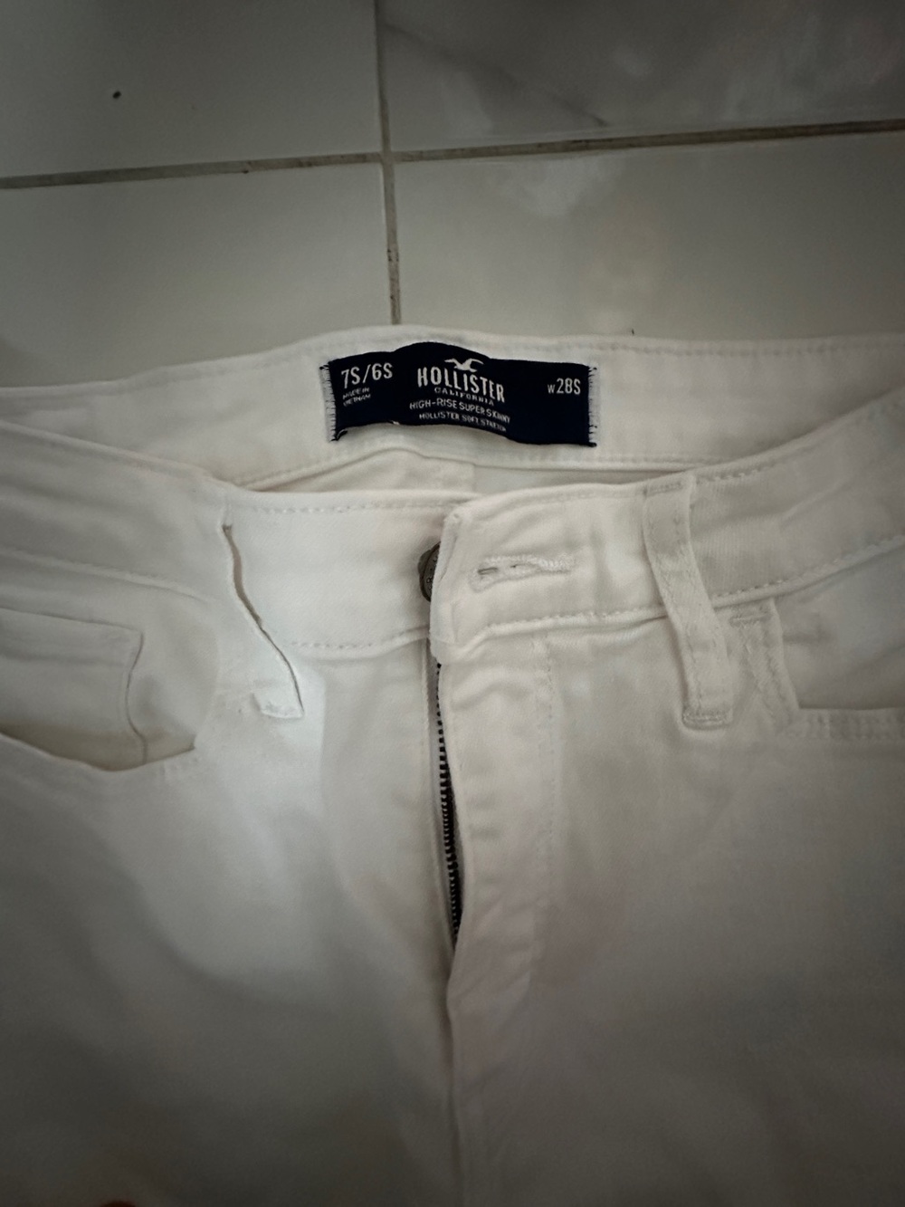 Hollister White High-Rise Straight Jeans